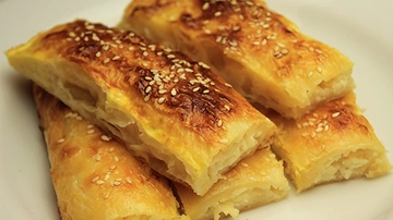 Ekmek Hamurundan Börek Tarifi ve Malzemeleri